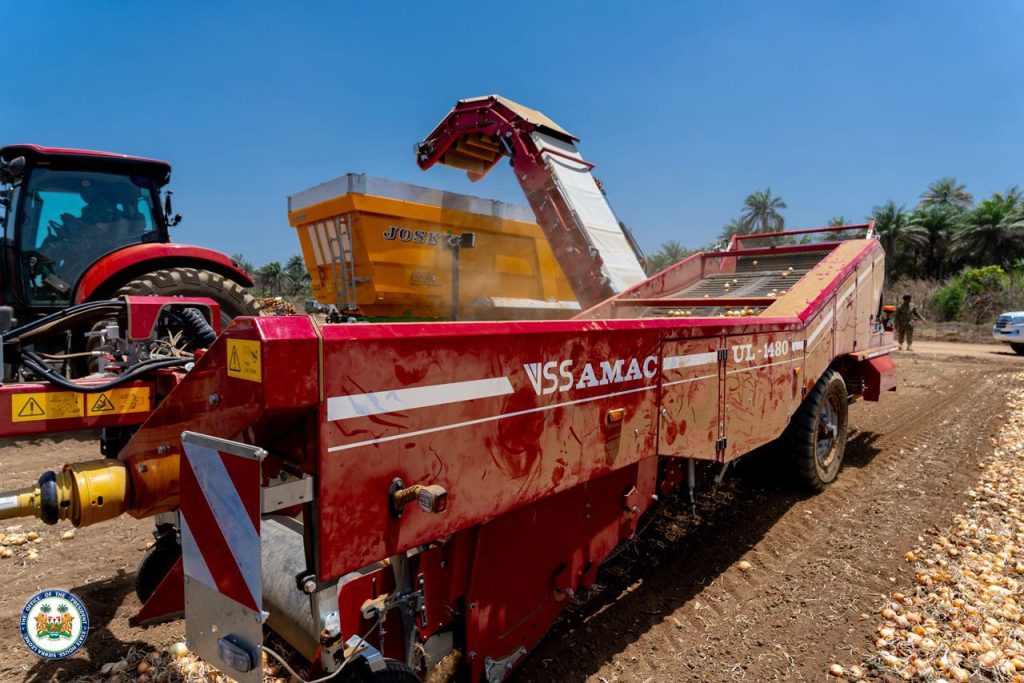President Julius Maada Bio Visits One Of Sierra Leone’s Largest Onion Farms, Boosts Feed Salone Drive